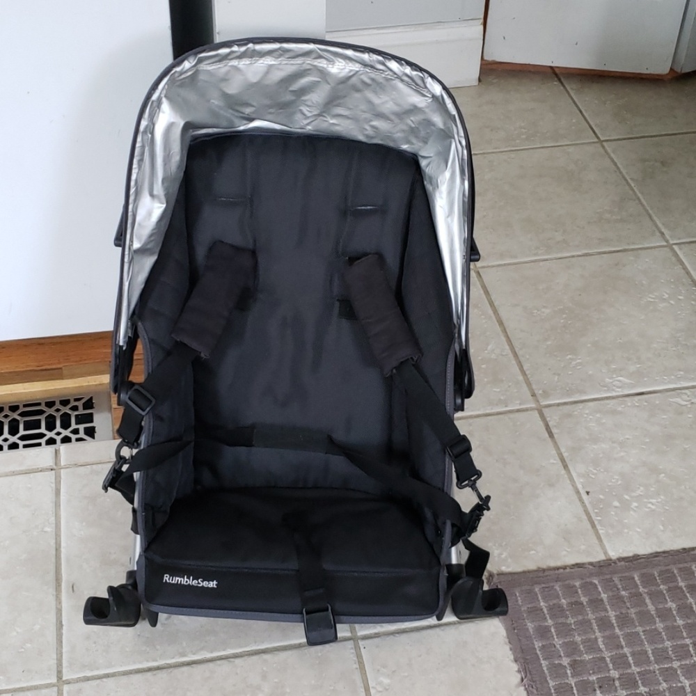 Rumble seat